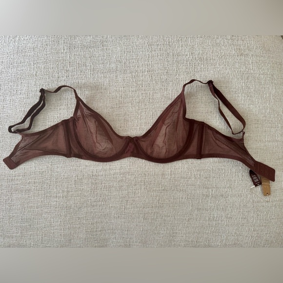 Skims Ultra Fine Mesh Scoop Bra - Mahogany - Picture 6 of 8